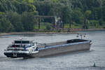 Ende Mai 2025 war auf dem Rhein bei Duisburg das Gütermotorschiff VARIANT (ENI: 02324791) zu sehen.