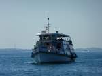 Das Personenschiff  San Marco  fhrt hier auf dem Gardasee bei Garda, 27.Mai 2013.