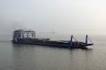 Eine von vielen LKW-Fähren auf dem Yangzi. Am 24.10.2014 beobachtet.