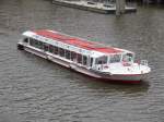 FLEETENKIEKER am 6.5.2014, Hamburg ,Elbe, Magdeburger Hafen
Fahrgastschiff, Barkasse / Lüa 25,54 m, B 5,2 m, Tg 1,21 m /  Verdrängung: beladen 70 t / Diesel-Elektro-Antrieb, 1x Volvo, 225 kW, E-Fahrmotor 94 kW / 108 Sitzplätze / Alster-Touristik GmbH (ATG) / 2003 bei SSB Spezialschiffbau Hamburg-Oortkaten /
