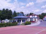 Die neue  Marina  in Zehdenick ( Kreis Oberhavel - OHV )mit viel handwerlicher Liebe gestaltet. Wasserwanderer knnen sich hier sehr wohl fhlen, hier wird fr sie alles getan. Der Weg in die City ist nicht weit, am besten in einem  Foto-Rundkurs  damit man auch sehr viel von der Stadt sieht. Interessant ist hierbei auch die alte Brcke im Stadtbereich. Auch hier hat der alte 
Herr Schinkel so seine Spuren hinterlassen ... foto: Juni 2007