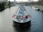 TMS  DETTMER TANK 135  (04811700 , 84,99 x 9,57m) befuhr am 25.02.2025 die  HAVEL  in Berlin-Spandau zu Berg.