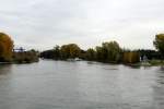 Mündung der Main-Donau-Wasserstrasse in den Rhein am 20.10.2014 bei Mainz