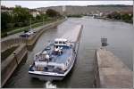 MS ULM (04002620) am 05.05.2009 bei der Ausfahrt aus der Schleuse Wrzburg.