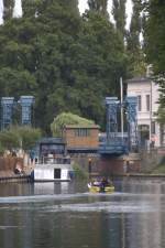 Die alte Klappbrcke ber die Elde, den Abflu des Plauer Sees  zur Elbe.