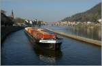 Das Containerschiff  Öhringen  auf dem Neckar bei Heidelberg.
28. März 2013
