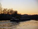 Frachtschiff (Name:  Relax , Europanummer: 2325288) auf dem Neckar bei Bad Friedrichshall-Jagstfeld, Fahrtrichtung Heidelberg. Aufgenommen am 08.02.2008