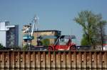 Moderne Umschlagtechnik im  Saalehafen Halle Trotha .
Am 02.05.2012 gegen 14:22 Uhr  paddelte der Fotgraf gemchlich am Saalekai Hhe Kilometer  87  vorbei.