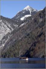 Das Elektroboot MARIA ALM auf dem Knigssee vor der Kulisse des Jenner. 18.01.2012