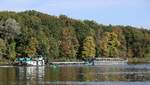 Schubboot  EDWALD  (ENI 05602420 , 14,70 x 8,16m)  schob die Leichter ED 35 + 36 am 01.10.2026 auf dem  GRIEBNITZSEE  zu Berg zum Teltowkanal.