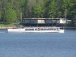 In Malente [Ostholstein] konnte ich auf dem Dieksee das einlaufende Fahrgastschiff gleichen Namens fotografieren [25.04.2011]