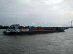 Frachtschiff mit Container gen Norden in Emmerich/Rhein
(Svenja)