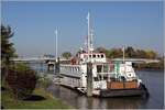 Die OSTEKIEKER ist ein Restaurantschiff in Oberndorf (Oste). Sie wurde 1954 als Auto- und Personenfähre WILLI SCHRÖDER gebaut und war zunächst zwischen Sassnitz und Stralsund, später zwischen Rostock und Warnemünde im Einsatz. 1994 kam sie an die Oste und wurde zum Restaurantschiff umgebaut. 14.10.2018