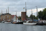 Blick auf den Museumshafen am Fluss Ryck in Greifswald.