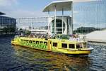 Fahrgastschiff ''BELVEDERE'' der Berliner Wassersport und Service (BWSG), hier auf der Spree in Berlin (Regierungsviertel) im Oktober 2019.