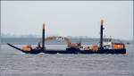HENRIETTE, 49 m lang und 9,50 m breit passiert am 07.11.2006 Weser aufwrts fahrend Bremerhaven.