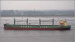 Die 2008 gebaute SANKO MINERAL (IMO 9355513) am 30.03.2010 Weser aufwrts fahrend. Sie ist 190 m lang, 32 m breit und hat eine GT von 30360. Heimathafen ist Tokyo (Japan). 