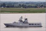 Die 06 DARUSSALAM, ein Kstenwachboot der Royal Brunei Navy, fuhr am 26.08.2010 Weser aufwrts, wohl zu ihrer Bauwerft Lrssen in Bremen. 