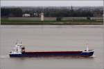 Die 2010 gebaute BIRGIT B. (IMO 9536064) am 14.10.2010 Weser abwrts fahrend. Sie ist 88,6 m lang, 12,5 m breit und hat eine GT von 2.545. Heimathafen ist St. John's (Antigua and Barbuda).