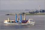 Am 20.06.2011 kam mir die 2003 gebaute ANNETTE (IMO 9266554) Weser abwrts fahrend vor die Linse. Vier Tage zuvor hatte ich sie mit auf den ersten Blick identischer Ladung in Rostock-Warenmnde gesehen. Siehe Bild ID 22208.