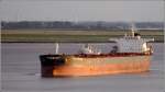 Die 2003 gebaute CSK FORTUNE (IMO 9255000) am 21.06.2011 Weser abwrts fahrend. Sie ist 289 m lang, 45 m breit und hat eine GT von 90190 und eine DWT von 175.526. Sie fhrt unter der Flagge von Hong Kong.