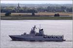 Das Patrouillenboot 08 DARULAMAN der Royal Brunei Navy kommt am 08.07.2011 von einer Probefahrt zurck und fhrt Weser aufwrts zur Werft in Bremen.