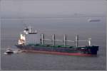 Die 1990 gebaute NENA F (IMO 8902436) am 20.09.2011 Weser abwrts fahrend. Sie ist 183 m lang, 30,5 m breit, hat eine GT von 24.606 und eine DWT von 42.263 t. Diser Bulker fhrt unter der Flagge von Zypern mit Heimathafen Limassol.