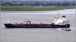Die 2005 gebaute NORDIC COPENHAGEN (IMO 9300776) ist am 29.08.2011 Weser aufwrts unterwegs. Sie ist 127 m lang, 20 m breit, hat eine GT von 8.448 und eine DWT von 12.959 t. Dieser Chemikalien- und lproduktetanker fhrt unter der Flagge von Dnemark mit Heimathafen Kopenhagen. Die WESERLOTSE dreht nach dem Lotsenwechsel wieder ab.