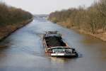 Schttgutfrachter  Ella  unterwegs auf dem Schleusenkanal (Mittelweser) in der Gemeinde Langwedel (01.04.2005)