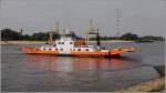 Die Weserfhre JULIUSPLATE verbindet Bremen-Farge und Berne. Sie wurde 1995 gebaut und kann ca. 26 PKW transportieren. Links im Hintergrund ist das Oberfeuer Juliusplate zu sehen. 04.07.2012