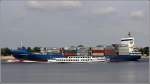 Die 55 m lange OCEANA begegnet der 142 m langen TRANSANUND (IMO 9349215) auf der Weser sdlich Brake. Die OCEANA darf max. 700 Passagiere befrdern. Die TRANSANUND hat Platz fr 809 20-Fu-Container. 04.07.2012