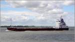 Die 1985 gebaute ORANESS (IMO 8416786) ist am 15.07.2012 auf der Weser unterwegs. Der Chemikalientanker ist 79 m lang, 13 m breit, hat eine GT von 1.804 und eine DWT von 2.586 t. Heimathafen ist Svendborg (Dnemark). Frhere Namen: INISHEER, DUNKERQUE EXPRESS, LIA VENTURA, FLAGSHIP I, ELISA VON BARSEEL.