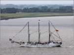 Das geschmückte Schulschiff GROSSHERZOGIN ELISABETH holte die STATSRAAD LEHMKUHL am 28.06.2014zu den Geburtstagsfeierlichkeiten in Elsfleth ab. Elsfleth war der erste Heimathafen der 100-jährigen STATSRAAD LEHMKUHL. 