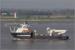 Die 2007 gebaute OLYMPIC TRITON (IMO 9383754) fhrt am 28.04.2014 Weser aufwrts. Dieser Offshore-Versorger ist 95 m lang, 20,5 m breit, hat eine GT/BRZ von 5.947 und eine DWT von 4.900 t. Sie verfgt ber einen 150-t-Kran, einen 25-t-Kran und eine Helideck. Heimathafen ist Fosnavag (Norwegen).