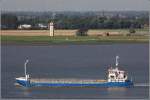 Die 1997 gebaute BALTIC CARRIER (IMO 9138197) fährt am 23.07.2014 Weser aufwärts. Sie ist 82,5 m lang, 12,3 m breit, hat eine GT/BRZ von 2.280 und eine DWT von 3.110 t. Sie kann auch 128 TEU transportieren. Heimathafen ist Gibraltar.