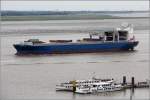 Die 2011 gebaute STAR JAVA (IMO 9310513) fhrt am 03.07.2014 Hhe Bremerhaven Weser aufwrts. Sie ist 198 m lang, 31 m breit, hat einen Tiefgang bis 12 m, eine GT/BRZ von 32.679 und eine DWT von 44.692 t. Sie kann auch 2.070 TEU befrdern. Heimathafen ist Bergen (Norwegen).