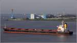 Die 2003 gebaute SEA CHARM (IMO 9252412) fhrt am 22.07.2014 Hhe Bremerhaven Weser aufwrts. Sie ist 225 m lang, 32 m breit, hat einen Tiefgang bis 14 m, eine GT/BRZ von 40.002 und eine DWT von 75.932 t. Heimathafen ist Majuro (Marshall Islands).