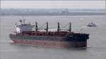 Die 2012 gebaute JS MEUSE (IMO 9575175) fährt am 28.09.2014 Weser abwärts. Sie ist 200 m lang, 32 m breit, hat eine GT/BRZ von 35.812 und eine DWT von 63.500 t. Heimathafen ist Singapore. 
