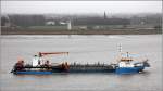 Die 2012 gebaute EKE MÖBIUS (IMO 9524152) ist z.Z. mit Baggerarbeiten in der Unterweser beschäftigt. Sie ist 118 m lang, 21 m breit, hat eine GT/BRZ von 6.725 und eine DWT von 7.347t. Sie kann bis 35 m Tiefe baggern. Heimathafen ist Hamburg. Hier fährt sie am 05.03.2015 vollbeladen Richtung Nordsee, um ihr Baggergut zu verklappen.