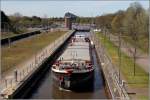 Die 1962 gebaute PELAROO (ENI 09558004) passiert am 21.04.2015 die Bremer Weserschleuse zu Berg. Sie ist 67 m lang, 8,20 m breit und hat eine Tonnage von 843. Heimatort ist Decin (Tschechien). Frühere Namen: ZWENKAU und JANEVA.