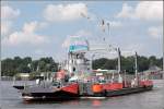 Die Weserfhre RNNEBECK verbindet Bremen-Blumenthal mit dem niederschsischen Motzen. Das 1974 gebaute Schiff ist .a. 58 m lang und 13,20 m breit. Sie kann 260 Passagiere und 22 PKW befrdern. Aufnahmedatum: 12.08.2007