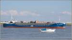 Die 2002 gebaute RMS RATINGEN (IMO 9249831) ist 88 m lang, 11,41 m breit und hat eine GT von 1898. Die Maschine leistet 1.165 kw und erlaubt eine Geschwindigkeit von 10 kn. Aufgenommen am 12.08.2007 auf der Weser vor Nordenham.