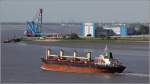 Die 1997 gebaute CHOLLADA NAREE (IMO 9127069) fährt am 05.06.2015 Weser aufwärts. Sie ist 145 m lang, 24 m breit, hat eine Tiefgang von 9,065 m, eine GT/BRZ von 11.474 und eine DWT von 18.485 t. Heimathafen ist Bangkok (Thailand).