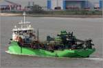 Die 2002 gebaute CHARLEMAGNE (IMO 9243289) fährt am 29.04.2015 Weser aufwärts. Sie ist 101 m lang, 20,8 m breit, hat einen Tiefgang von 8,5 m, eine GT/BRZ von 5.682 und eine DWT von 10.65o t. Heimathafen ist Luxemburg (Luxemburg).