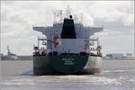 Die 2010 gebaute BOAVISTA (IMO 9537898) steuert am 23.03.2016 Brake an der Unterweser an. Hier passiert sie gerade Bremerhaven. Sie ist 229,5 m lang und 38 m breit, hat eine GT/BRZ von 51.239 und eine DWT von 93.077 t. Heimathafen ist Monrovia (Liberia). Früherer Name: DAPHNE SCHULTE.