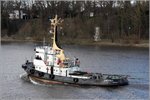 Die 1970 gebaute EMS PULL (IMO 7017809) ist am 23.03.2016 weserabwärts unterwegs. Sie ist 26,1 m lang und 7,62 m breit, hat eine Maschinenleistung von 1.268 kw und einen Pfahlzug von 25,6 t. Heimathafen ist Madeira (Portugal). Früherer Name: BARDENFLEETH.