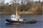 Die 1970 gebaute EMS PULL (IMO 7017809) ist am 23.03.2016 weserabwärts unterwegs. Sie ist 26,1 m lang und 7,62 m breit, hat eine Maschinenleistung von 1.268 kw und einen Pfahlzug von 25,6 t. Heimathafen ist Madeira (Portugal). Früherer Name: BARDENFLEETH.