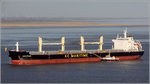 Die 2015 gebaute DARYA CHAND (IMO 9720328) fährt am 07.04.2016 Höhe Bremerhaven weseraufwärts. Sie ist 200 m lang und 32 m breit, hat eine GT/BRZ von 36.353 und eine DWT von 63.526 t. Heimathafen ist Hong Kong.