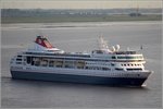 Die 1993 gebaute BRAEMAR (IMO 9000699) fährt am 04.07.2016 von Bremen kommend durch den Blexer Bogen. Sie ist 195,82 m lang, 22,52 m breit und bietet 929 Passagieren Platz. Heimathafen ist Nassau (Bahamas). Frührere Namen: CROWN DYNASTY, CUNARD CROWN DYNASTY, CROWN MAJESTY, NORWEGIAN DYNASTY.