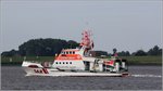 Der Seenotkreuzer HERMANN RUDOLF MEYER am 18.07.2016 auf der Weser Höhe Bremerhaven. Die HERMANN RUDOLF MEYER gehört zur 23,1-m-Klasse der DGzRS und ist in Bremerhaven stationiert. Das im Heck zu sehende Tochterboot trägt den Namen CHRISTIAN.